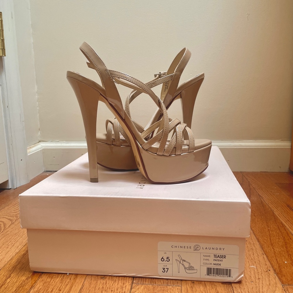 Chinese Laundry Women's Teaser Platform Dress Sandal